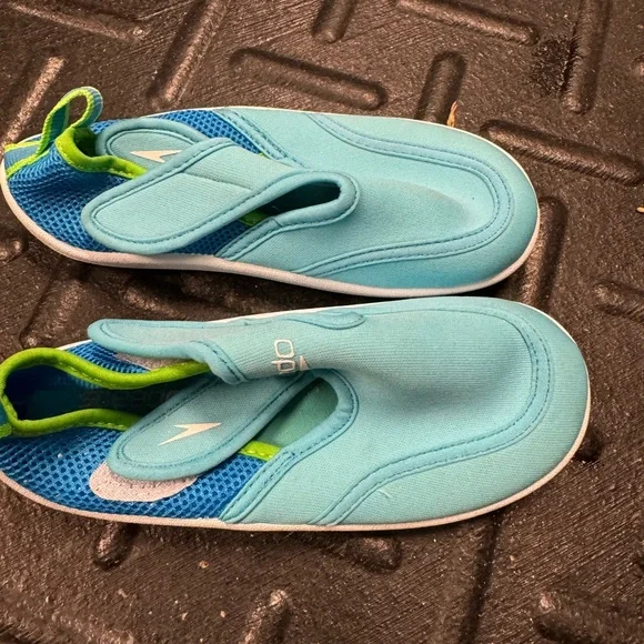 Boy speedo water shoes - Picture 2 of 2
